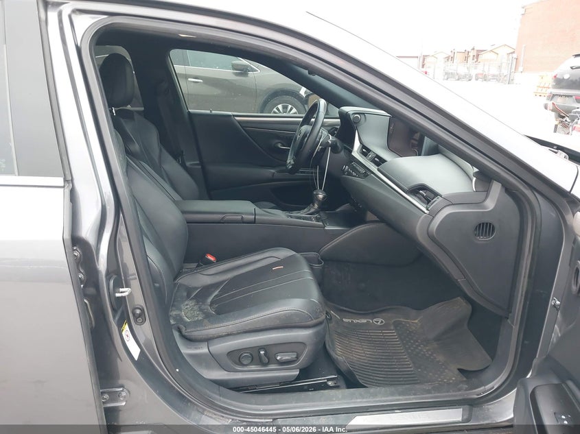 2019 Lexus ES VIN 58ABZ1B10KU042940 IAAI salvage auction — WATER/FLOOD, Salvage (Texas), sold $9,600 on 2026-07-09 (photo 5)