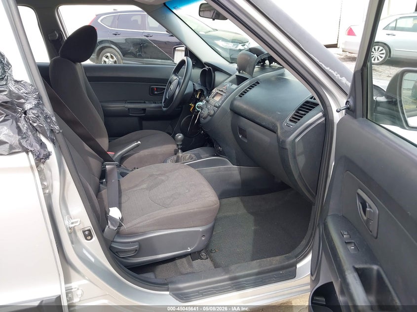 2011 Kia Soul VIN KNDJT2A13B7332488 IAAI salvage auction — THEFT, Salvage (Georgia), sold $325 on 2026-07-10 (photo 5)