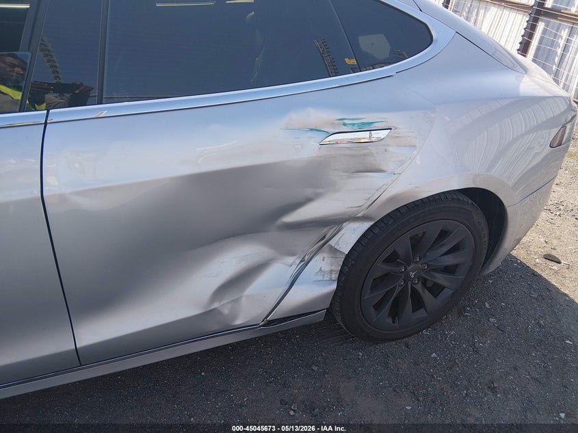 2018 Tesla Model s VIN 5YJSA1E20JF261539 IAAI salvage auction — SIDE, Salvage (Idaho), sold $7,100 on 2026-07-29 (photo 6)