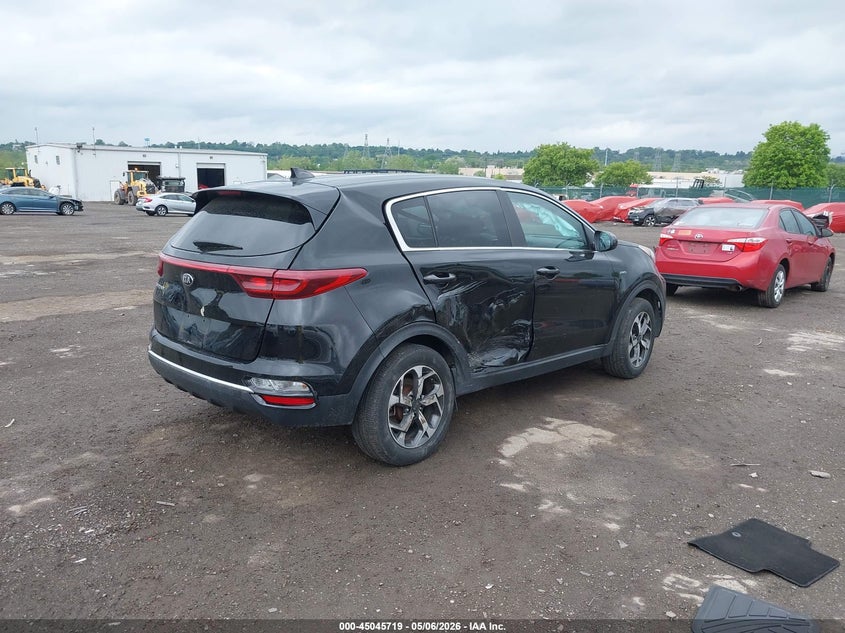 2022 Kia Sportage VIN KNDPMCAC0N7010541 IAAI salvage auction — RIGHT SIDE, Salvage Title, sold $4,450 on 2026-07-17 (photo 4)