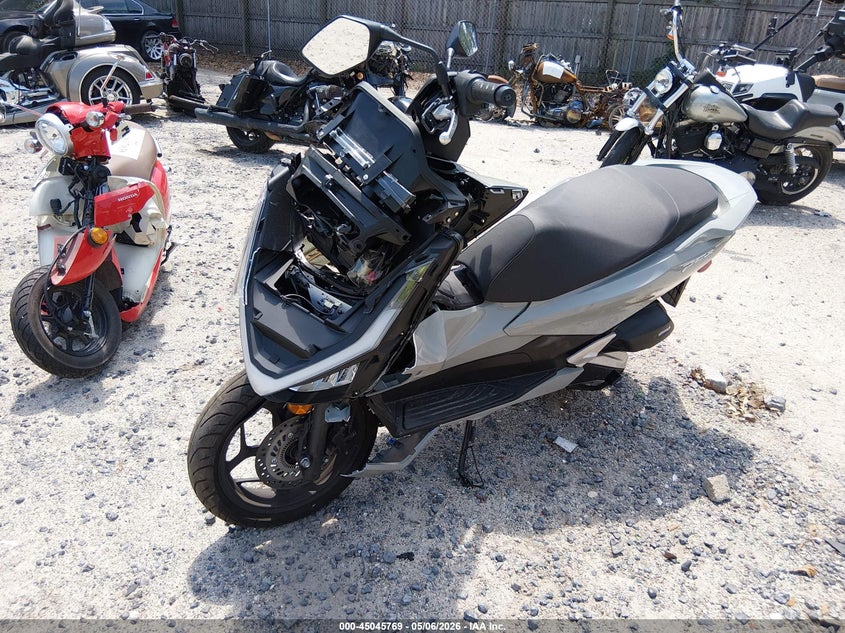 2025 Honda VIN RLHKF4724SY000268 IAAI salvage auction — LEFT & RIGHT, Salvage (South Carolina), sold $100 on 2026-07-07 (photo 2)
