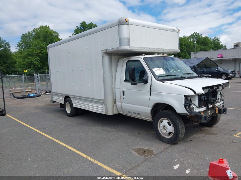2009 Ford E-450 VIN 1FDXE45S89DA11332 — IAAI salvage auction photo