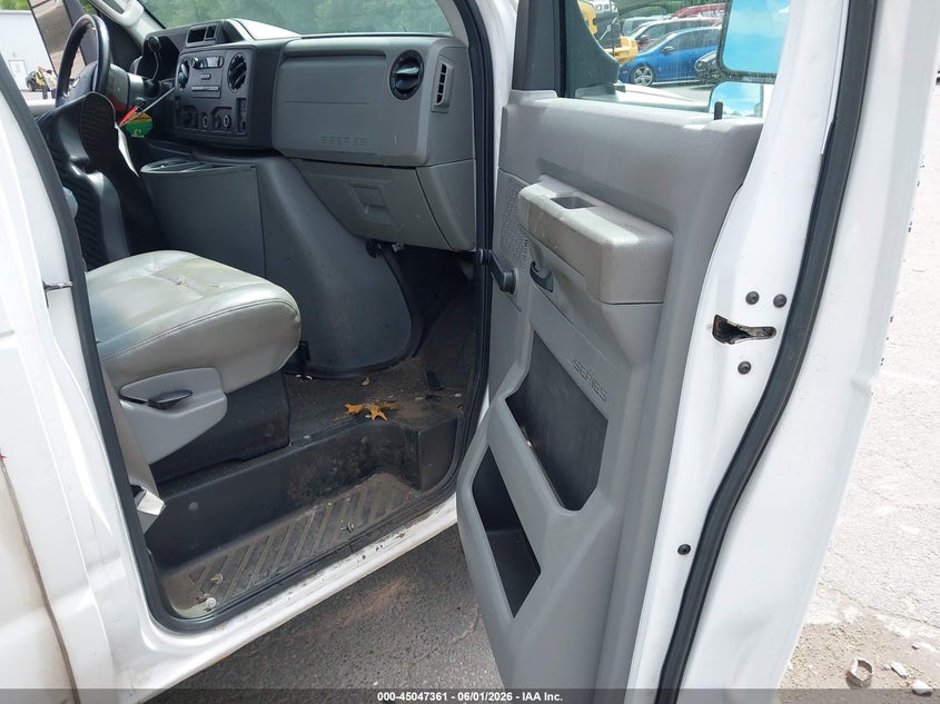 2009 Ford E-450 VIN 1FDXE45S89DA11332 IAAI salvage auction — FRONT END, Salvage (Connecticut), sold $200 on 2026-07-08 (photo 5)
