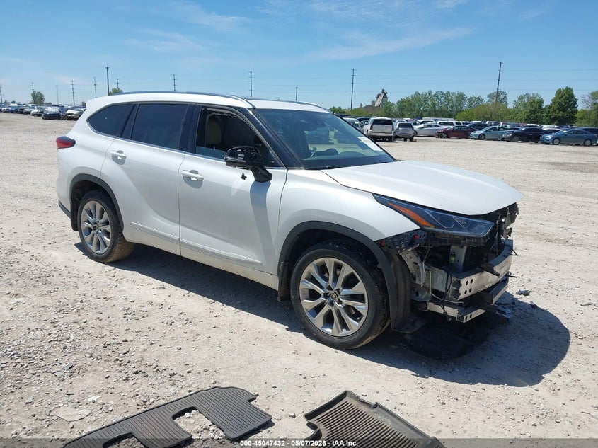 2023 Toyota Highlander VIN 5TDKDRBH3PS015846 IAAI salvage auction — FRONT END, Salvage (Ohio), sold $17,600 on 2026-07-29 (photo 1)