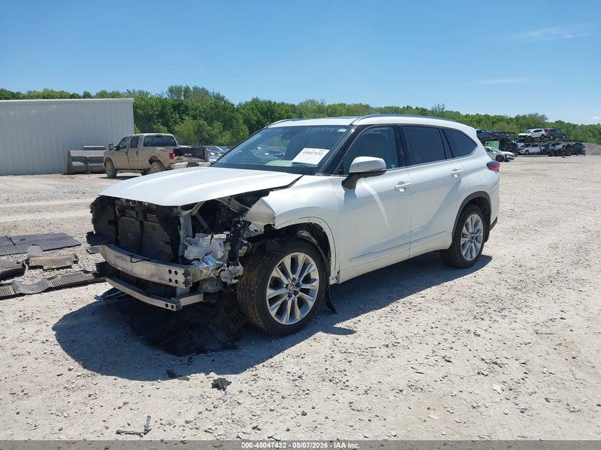 2023 Toyota Highlander VIN 5TDKDRBH3PS015846 IAAI salvage auction — FRONT END, Salvage (Ohio), sold $17,600 on 2026-07-29 (photo 2)