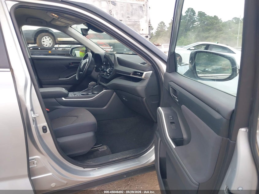 2023 Toyota Highlander VIN 5TDKDRAH3PS041283 IAAI salvage auction — FRONT END, Original (Texas), sold $13,500 on 2026-07-30 (photo 5)