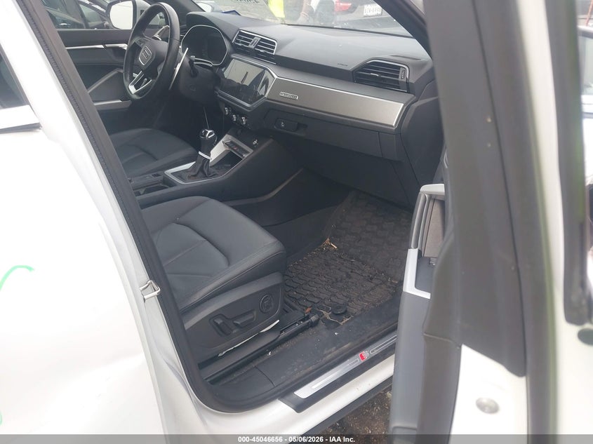 2024 Audi Q3 VIN WA1DECF37R1047971 IAAI salvage auction — RIGHT FRONT, Original (Texas), sold $8,825 on 2026-07-29 (photo 5)