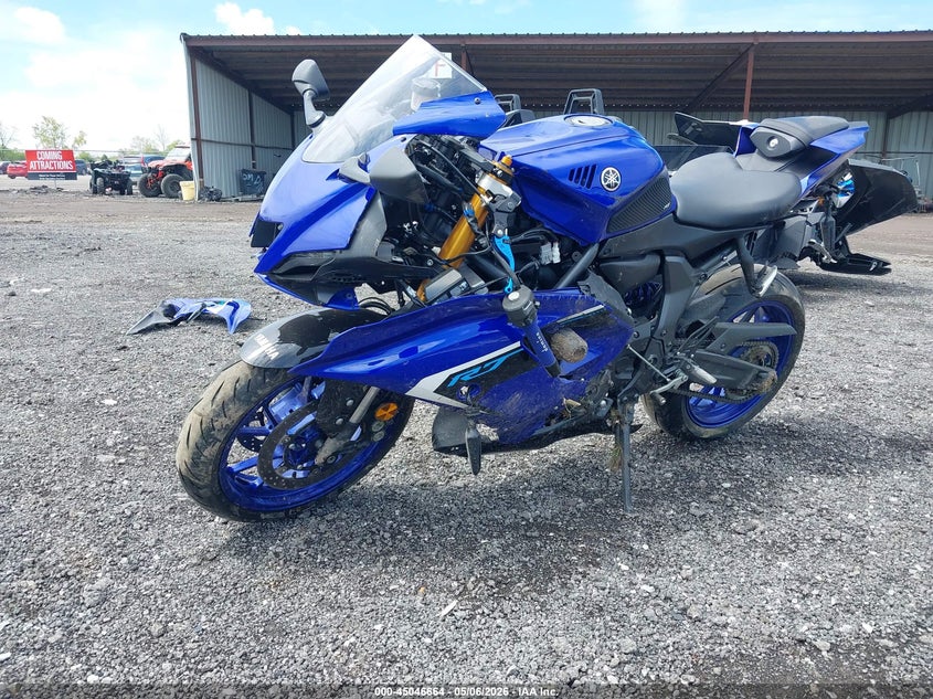 2025 Yamaha Yzf VIN JYARM38E8SA019899 IAAI salvage auction — SIDE, Salvage (Ohio), sold $1,500 on 2026-07-28 (photo 2)