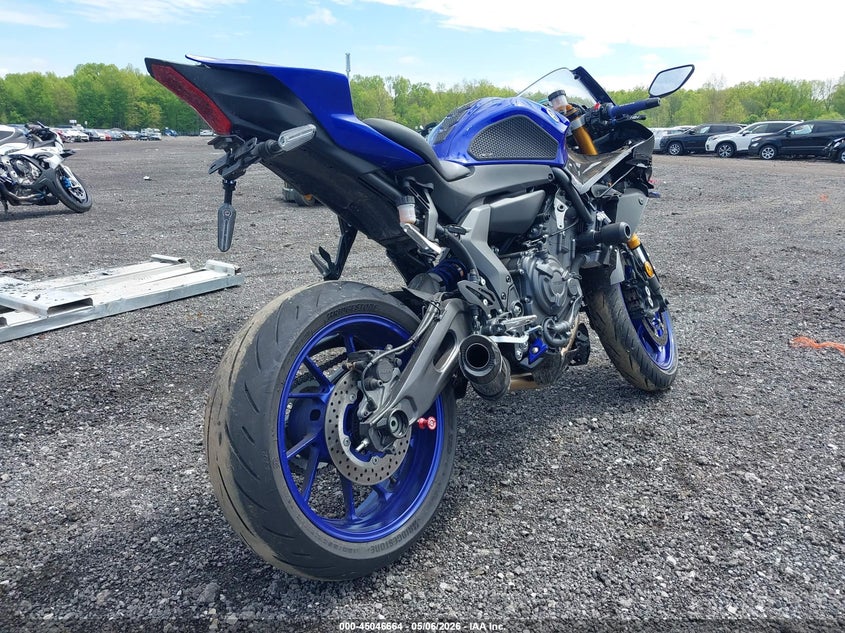 2025 Yamaha Yzf VIN JYARM38E8SA019899 IAAI salvage auction — SIDE, Salvage (Ohio), sold $1,500 on 2026-07-28 (photo 4)