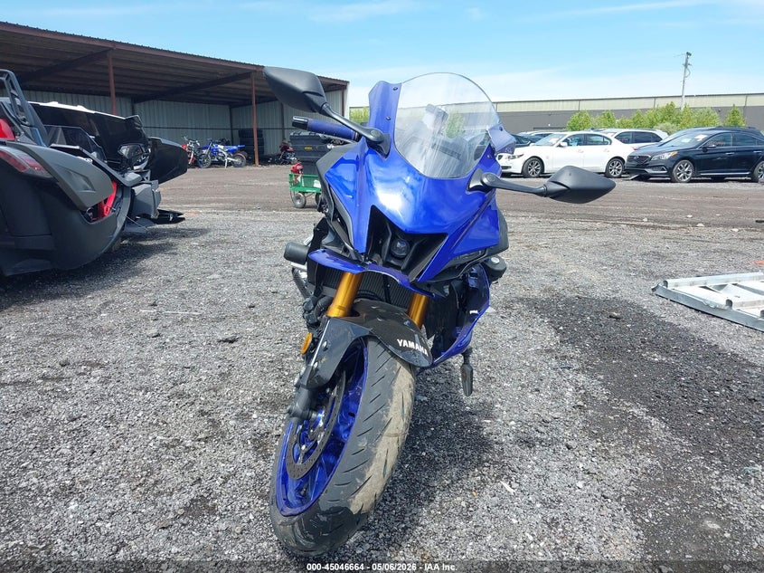 2025 Yamaha Yzf VIN JYARM38E8SA019899 IAAI salvage auction — SIDE, Salvage (Ohio), sold $1,500 on 2026-07-28 (photo 5)