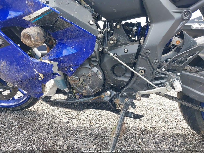 2025 Yamaha Yzf VIN JYARM38E8SA019899 IAAI salvage auction — SIDE, Salvage (Ohio), sold $1,500 on 2026-07-28 (photo 9)