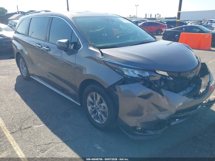 2021 Toyota Sienna VIN 5TDJRKEC7MS033380 IAAI salvage auction — FRONT END, Salvage (Arkansas), sold $13,550 on 2026-07-20 (photo 1)
