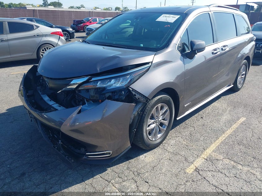 2021 Toyota Sienna VIN 5TDJRKEC7MS033380 IAAI salvage auction — FRONT END, Salvage (Arkansas), sold $13,550 on 2026-07-20 (photo 2)