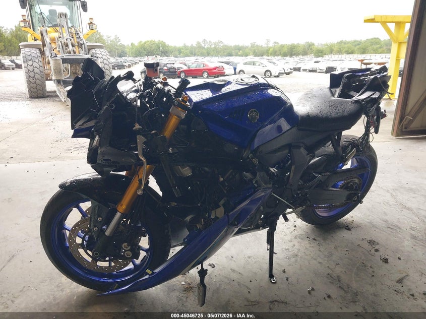 2025 Yamaha Yzf VIN JYARM38E1SA019484 IAAI salvage auction — LEFT SIDE, Certificate Of Destruction (Florida), sold $1,650 on 2026-07-29 (photo 2)