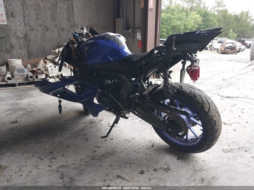 2025 Yamaha Yzf VIN JYARM38E1SA019484 IAAI salvage auction — LEFT SIDE, Certificate Of Destruction (Florida), sold $1,650 on 2026-07-29 (photo 3)