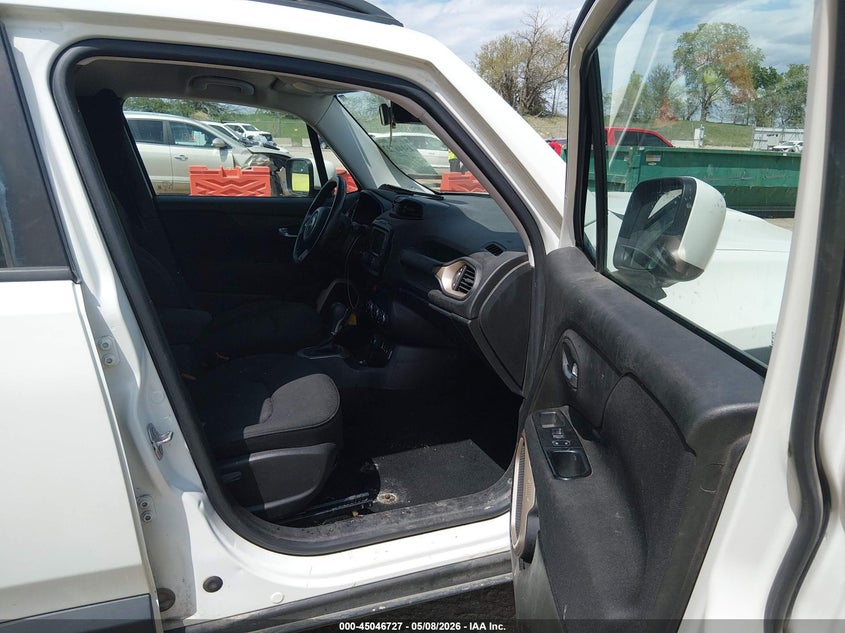 2015 Jeep Renegade VIN ZACCJBBT5FPB29660 IAAI salvage auction — FRONT END, Salvage Title, sold $1,300 on 2026-08-15 (photo 5)