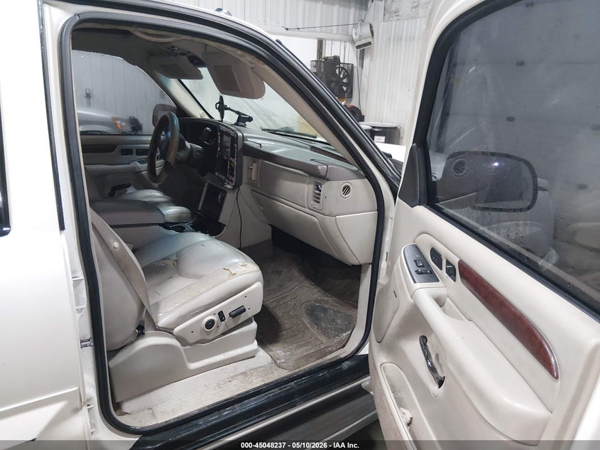 2005 Cadillac Escalade esv VIN 3GYFK66N15G141201 IAAI salvage auction — NORMAL WEAR, Original (Alaska), sold $825 on 2026-07-31 (photo 5)
