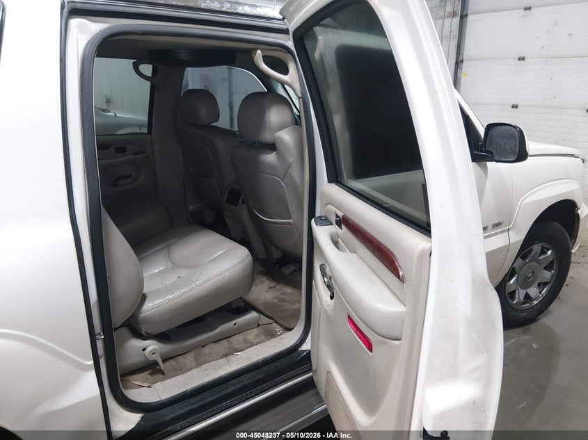2005 Cadillac Escalade esv VIN 3GYFK66N15G141201 IAAI salvage auction — NORMAL WEAR, Original (Alaska), sold $825 on 2026-07-31 (photo 8)