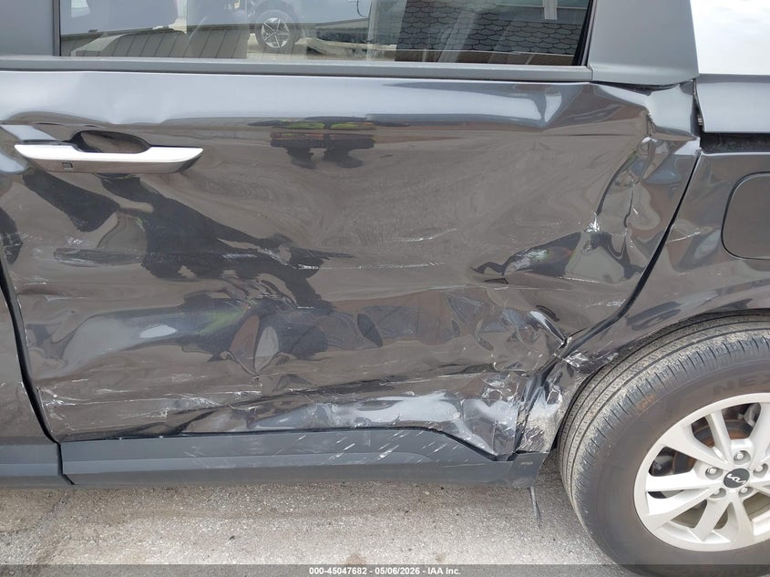 2024 Kia Carnival VIN KNDNB4H31R6327717 IAAI salvage auction — LEFT SIDE, Salvage (Illinois), sold $9,400 on 2026-07-28 (photo 6)
