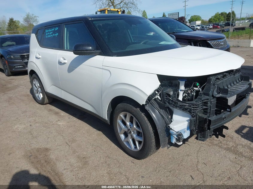 2025 Kia Soul VIN KNDJ23AU9S7267343 IAAI salvage auction — FRONT END, Clear (Michigan), sold $6,100 on 2026-07-16 (photo 1)
