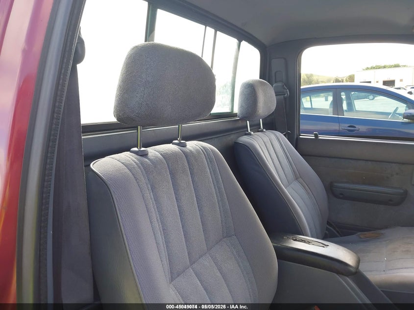 2000 Toyota Tacoma VIN 5TENM92N8YZ696531 IAAI salvage auction — ALL OVER, Salvage (Idaho), sold $1,425 on 2026-07-16 (photo 8)