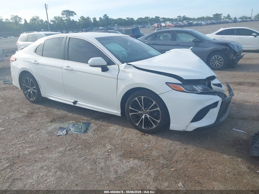 2018 Toyota Camry VIN JTNB11HKXJ3033195 IAAI salvage auction — FRONT END, Rebuildable (Florida), sold $2,975 on 2026-07-23 (photo 1)