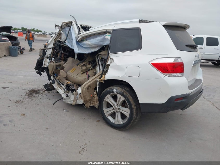 2013 Toyota Highlander VIN 5TDYK3EHXDS118699 IAAI salvage auction — ROLLOVER, Non-Repairable (Texas), sold $325 on 2026-07-08 (photo 3)