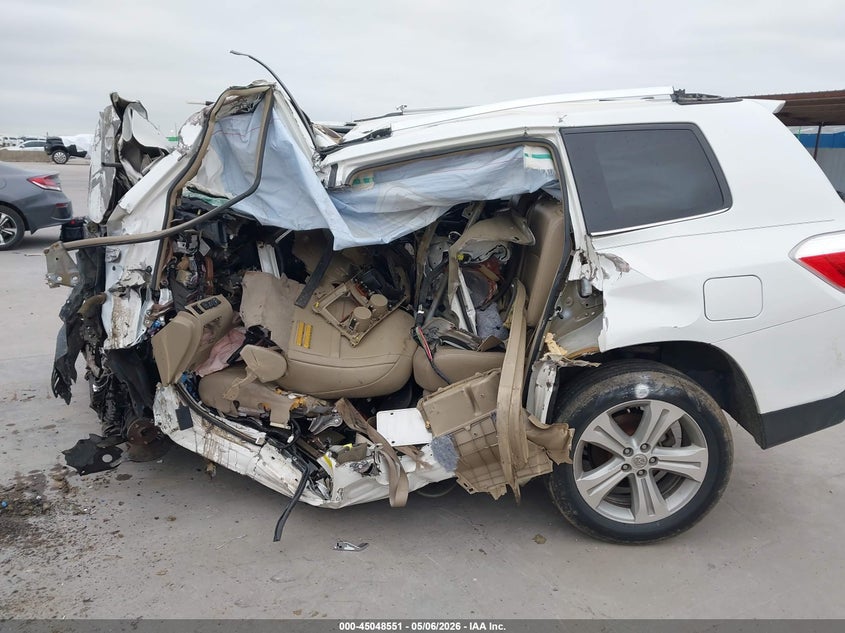 2013 Toyota Highlander VIN 5TDYK3EHXDS118699 IAAI salvage auction — ROLLOVER, Non-Repairable (Texas), sold $325 on 2026-07-08 (photo 6)