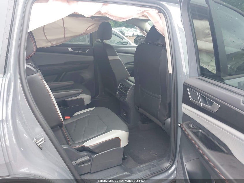 2025 Volkswagen Atlas VIN 1V2CR2CA2SC502804 IAAI salvage auction — RIGHT SIDE, Salvage Title, sold $13,450 on 2026-07-29 (photo 8)