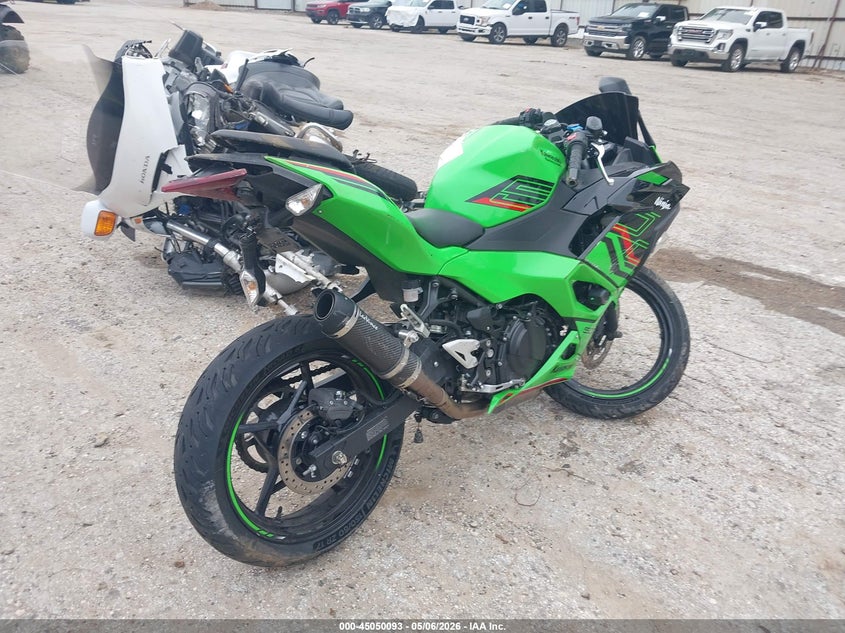 2024 Kawasaki Ninja VIN ML5EXGH14RDA12520 IAAI salvage auction — ALL OVER, Salvage (Texas), sold $400 on 2026-07-22 (photo 4)