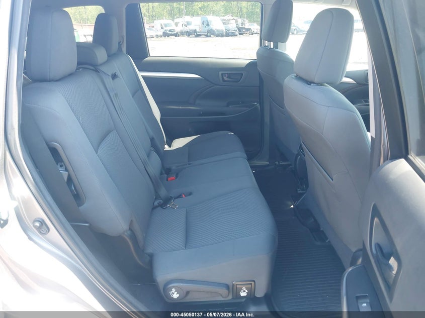 2016 Toyota Highlander VIN 5TDBKRFH1GS269233 IAAI salvage auction — FRONT END, Salvage (Idaho), sold $6,650 on 2026-07-24 (photo 8)