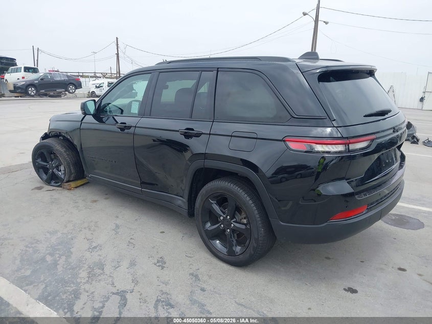 2025 Jeep Grand cherokee VIN 1C4RJGBG9SC272975 IAAI salvage auction — FRONT END, Salvage Title, sold $17,600 on 2026-08-22 (photo 3)