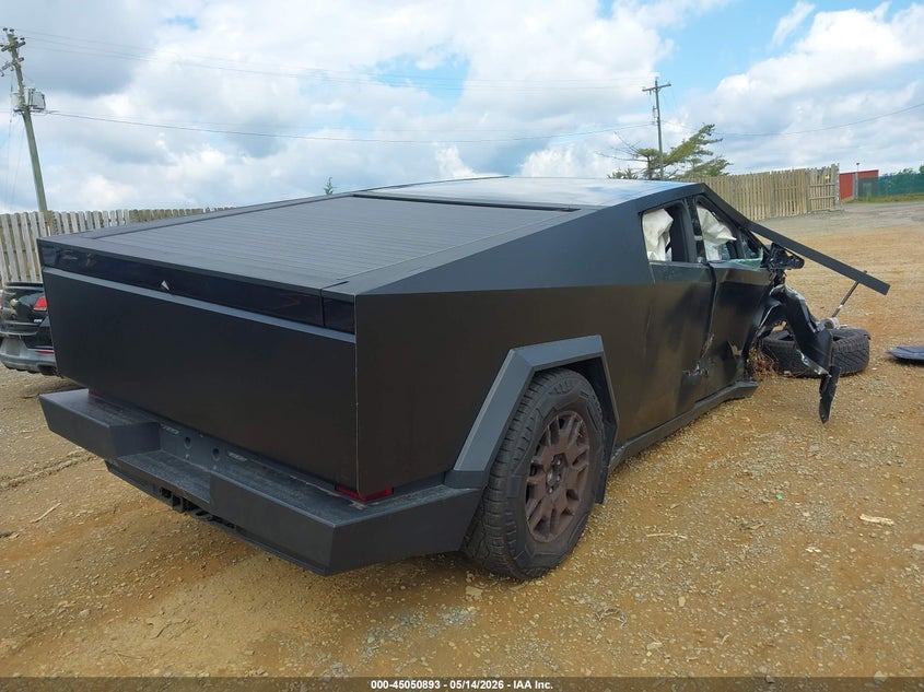 2024 Tesla Cybertruck VIN 7G2CEHED7RA052999 IAAI salvage auction — RIGHT SIDE, Salvage (Idaho), sold $14,300 on 2026-07-16 (photo 4)