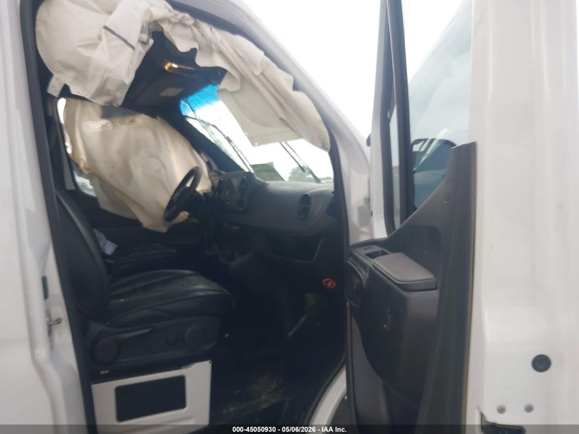 2022 Mercedes-benz Sprinter VIN W1Y40CHY5NT101730 IAAI salvage auction — LEFT SIDE, Salvage (Texas), sold $9,525 on 2026-07-22 (photo 5)