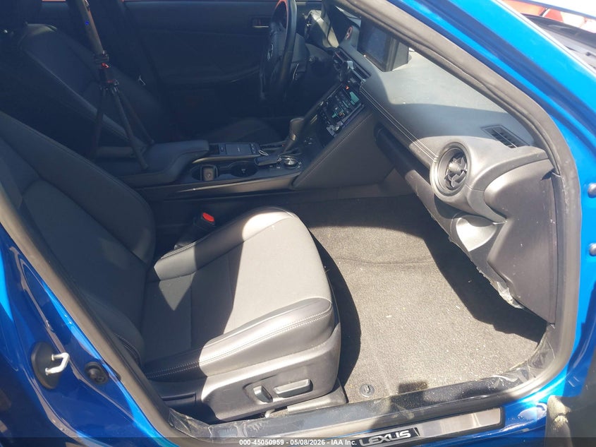 2024 Lexus Is VIN JTHDA1D23R5132751 IAAI salvage auction — FRONT & REAR, Salvage (Tennessee), sold $10,775 on 2026-07-07 (photo 5)