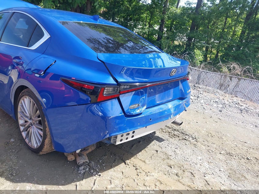 2024 Lexus Is VIN JTHDA1D23R5132751 IAAI salvage auction — FRONT & REAR, Salvage (Tennessee), sold $10,775 on 2026-07-07 (photo 6)
