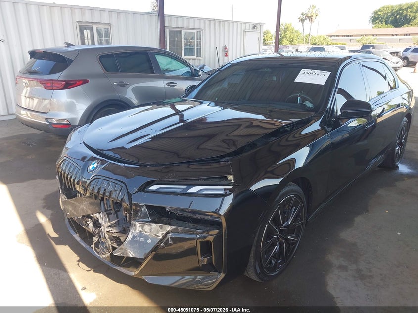 2023 BMW 7er VIN WBA23EH06PCM76129 IAAI salvage auction — FRONT END, Salvage (California), sold $36,250 on 2026-07-17 (photo 2)