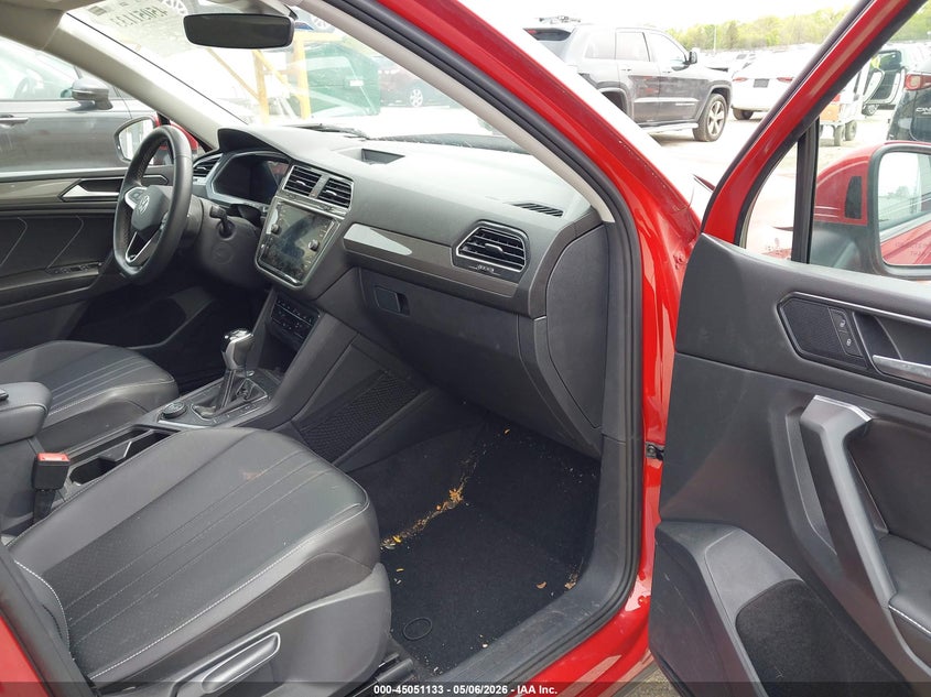 2023 Volkswagen Tiguan VIN 3VV2B7AX6PM083806 IAAI salvage auction — FRAME DAMAGE, Salvage (Illinois), sold $7,300 on 2026-07-28 (photo 5)