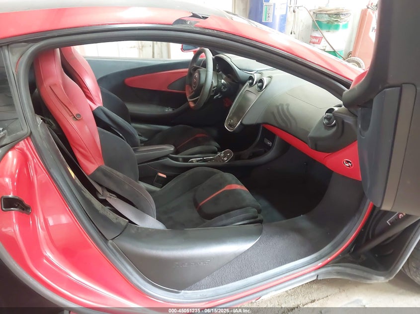 2017 Mclaren 570gt VIN SBM13GAA4HW002541 IAAI salvage auction — ROOF, Previous Salvage (Michigan), sold $53,800 on 2026-07-30 (photo 5)