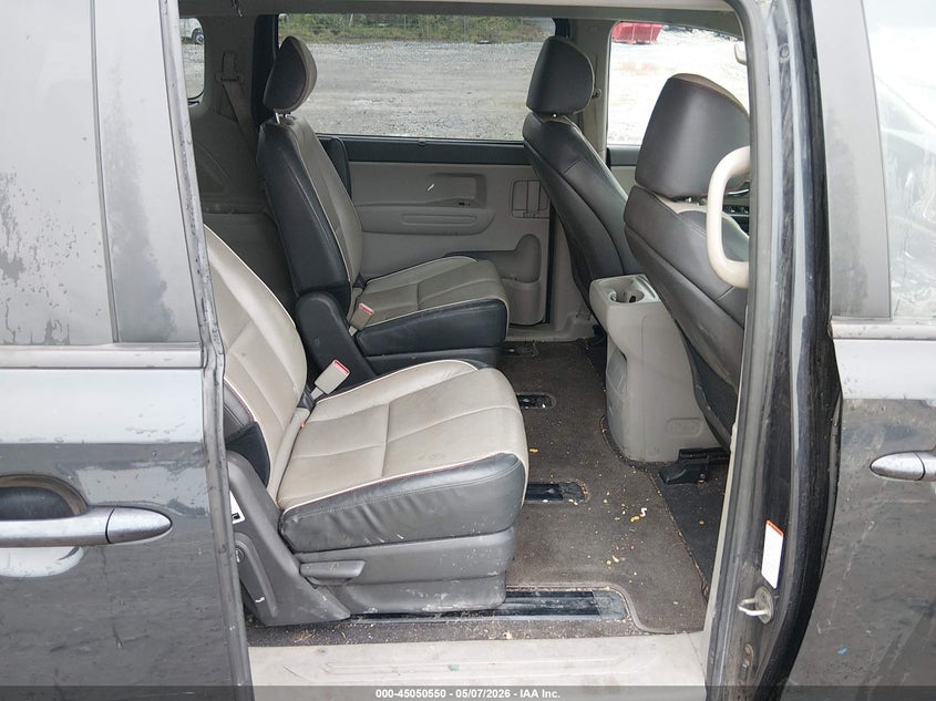 2017 Kia SEDONA VIN KNDMB5C15H6247911 IAAI salvage auction — FRONT END, Salvage (Ohio), sold $900 on 2026-07-19 (photo 8)