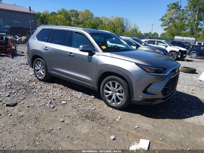 2025 Toyota Highlander VIN 5TDACAB50SS031484 IAAI salvage auction — SIDE, Salvage Title, sold $33,125 on 2026-07-22 (photo 1)