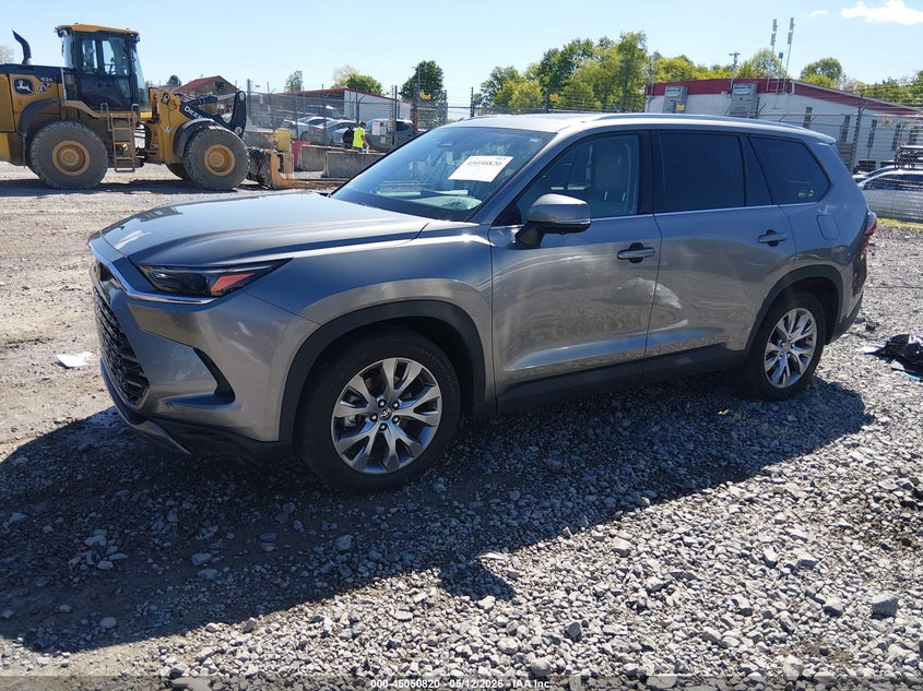 2025 Toyota Highlander VIN 5TDACAB50SS031484 IAAI salvage auction — SIDE, Salvage Title, sold $33,125 on 2026-07-22 (photo 2)