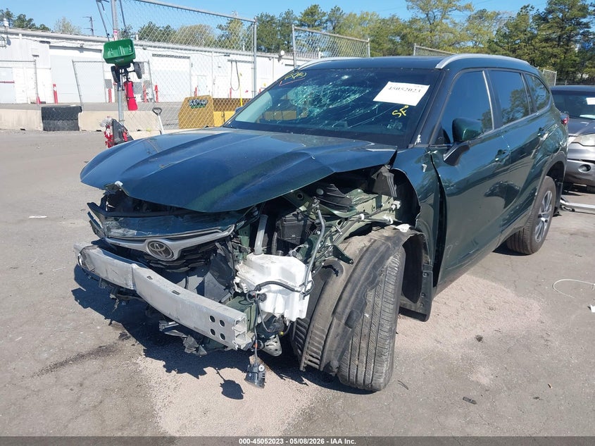 2023 Toyota Highlander VIN 5TDKDRAH5PS501687 IAAI salvage auction — FRONT END, Salvage (Pennsylvania), sold $10,250 on 2026-07-07 (photo 6)