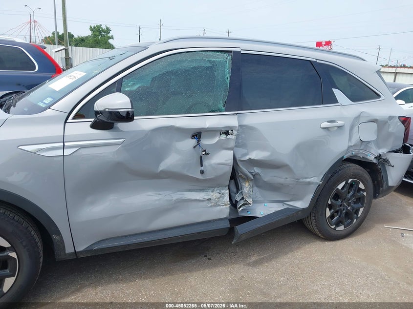 2025 Kia Sorento VIN 5XYRL4JC6SG337266 IAAI salvage auction — SIDE, Original (Texas), sold $10,100 on 2026-07-09 (photo 6)