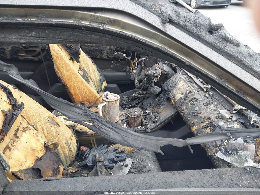 2019 Land rover Range rover velar VIN SALYB2EXXKA220735 IAAI salvage auction — TOTAL BURN, Non-Repairable (Virginia), sold $75 on 2026-07-21 (photo 5)