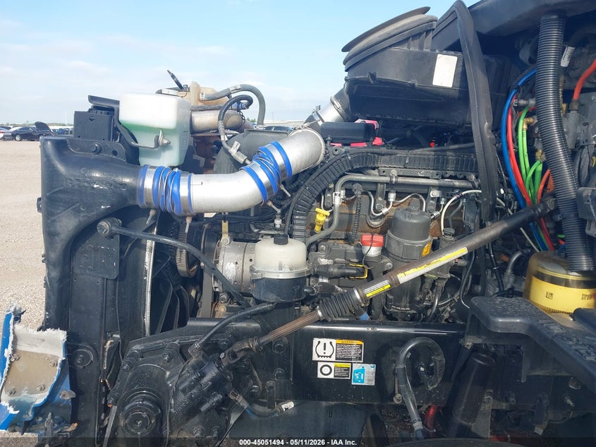 2018 Kenworth T680 VIN 1XKYDP9X3JJ199304 IAAI salvage auction — FRONT END, Salvage (Texas), sold $9,000 on 2026-07-08 (photo 9)