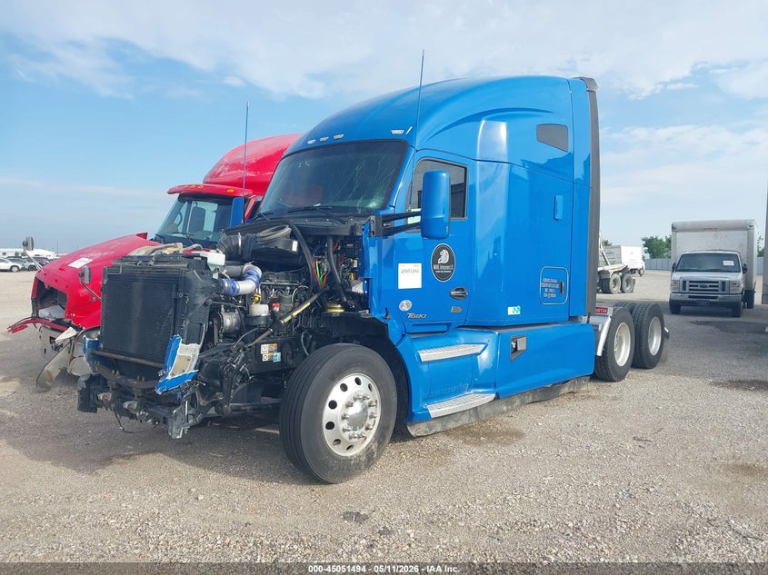 2018 Kenworth T680 VIN 1XKYDP9X3JJ199304 IAAI salvage auction — FRONT END, Salvage (Texas), sold $9,000 on 2026-07-08 (photo 2)