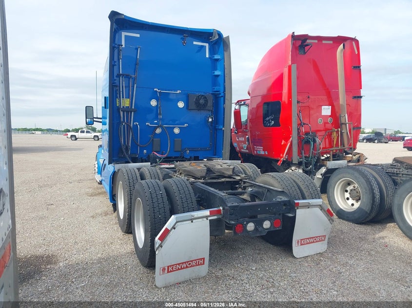 2018 Kenworth T680 VIN 1XKYDP9X3JJ199304 IAAI salvage auction — FRONT END, Salvage (Texas), sold $9,000 on 2026-07-08 (photo 3)