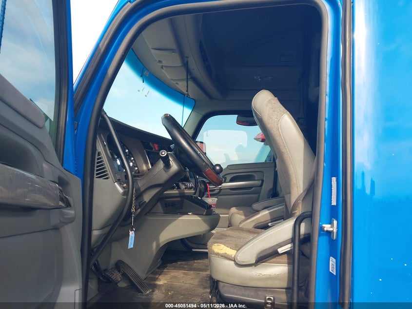 2018 Kenworth T680 VIN 1XKYDP9X3JJ199304 IAAI salvage auction — FRONT END, Salvage (Texas), sold $9,000 on 2026-07-08 (photo 6)
