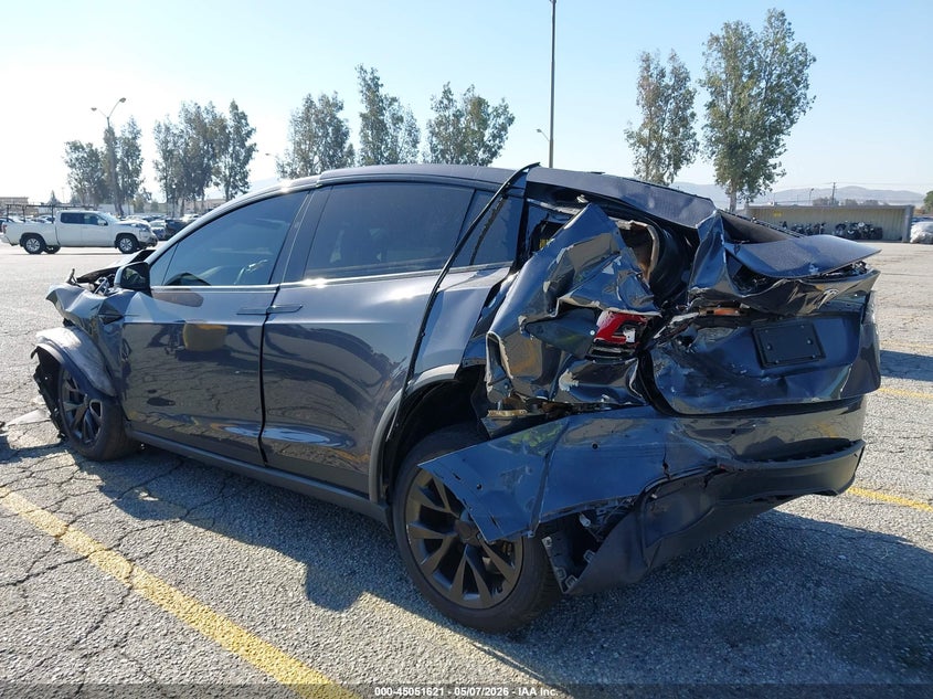 2022 Tesla Model x VIN 7SAXCBE56NF334115 IAAI salvage auction — FRONT & REAR, Salvage (California), sold $7,100 on 2026-07-14 (photo 3)